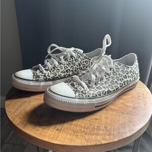 Cheetah print Converse
